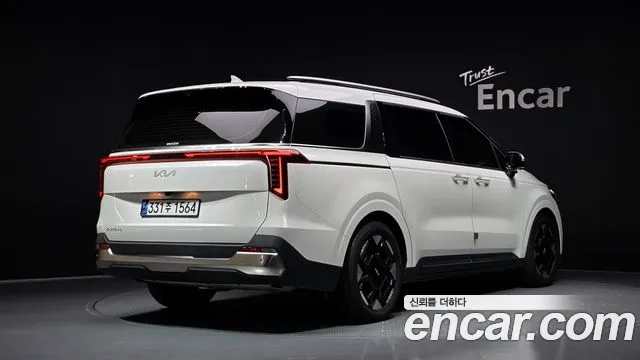 Kia Carnival 2024 thumb 2