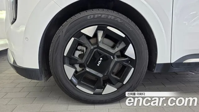 Kia Carnival 2024 thumb 5