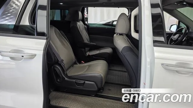 Kia Carnival 2024 thumb 12
