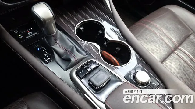 Lexus RX 2018 thumb 9