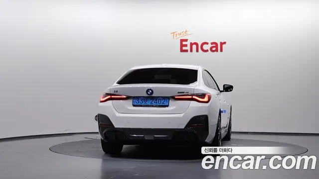 BMW i4 2022 thumb 4