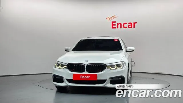 BMW 5-Series 2018 thumb 3