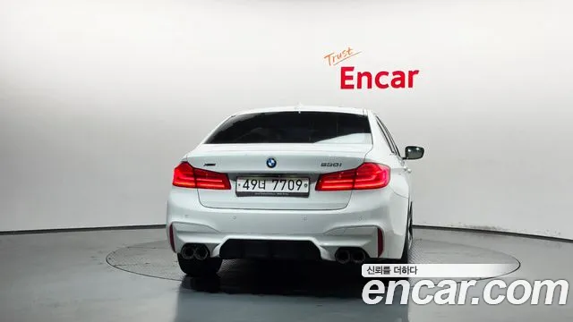 BMW 5-Series 2018 thumb 4