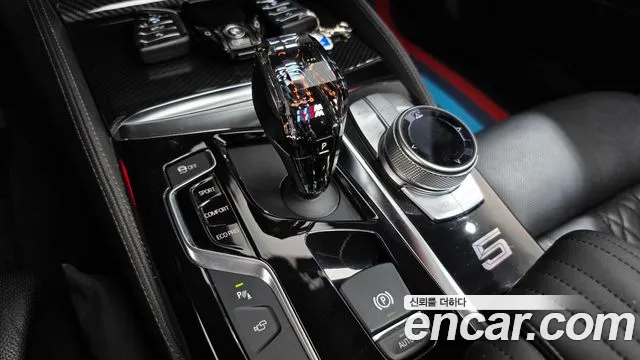 BMW 5-Series 2018 thumb 9