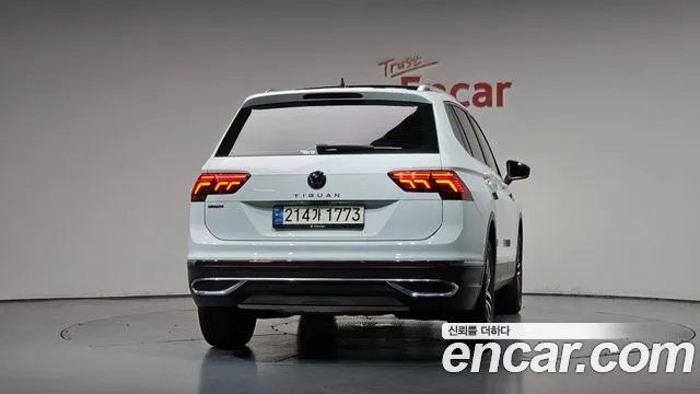Volkswagen Tiguan 2023 thumb 3