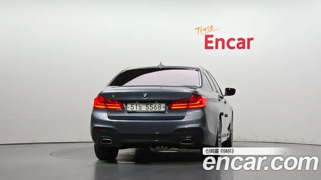 BMW 5-Series 2017 thumb 4