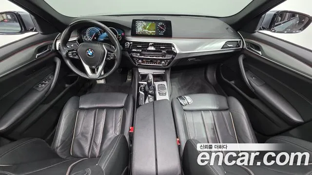 BMW 5-Series 2017 thumb 7