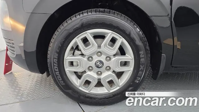 Hyundai Staria 2025 thumb 5