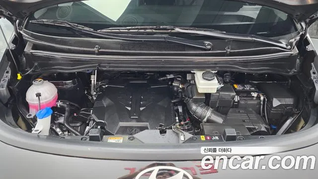 Hyundai Staria 2025 thumb 6