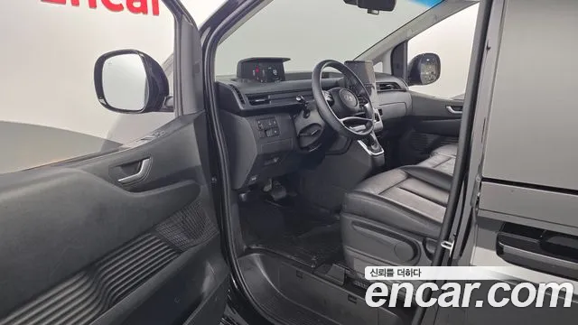 Hyundai Staria 2025 thumb 10