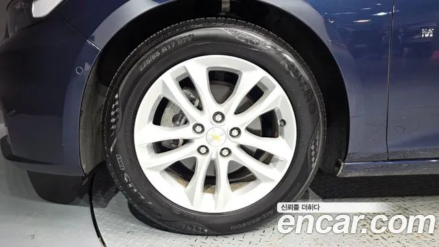 ChevroletGMDaewoo Malibu 2017 thumb 5