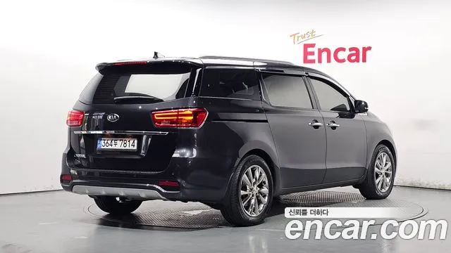 Kia Carnival 2020 thumb 2