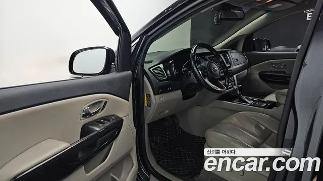 Kia Carnival 2020 thumb 10