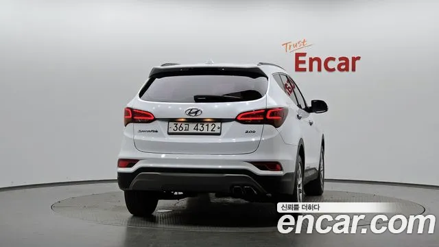 Hyundai Santa Fe 2017 thumb 3