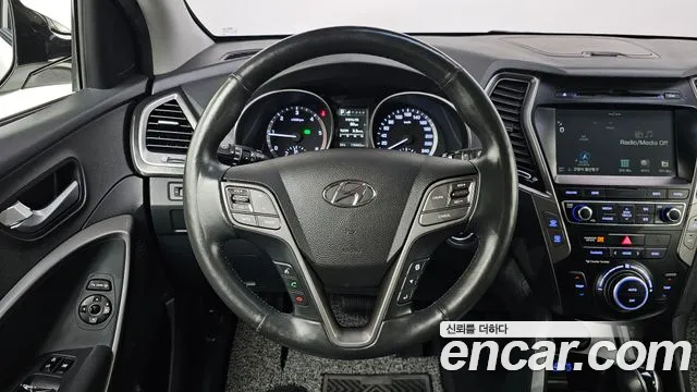 Hyundai Santa Fe 2017 thumb 12