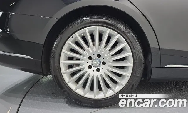 Mercedes-Benz S-Класс 2015 thumb 4