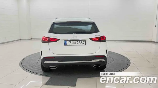 Mercedes-Benz GLA 2022 thumb 4