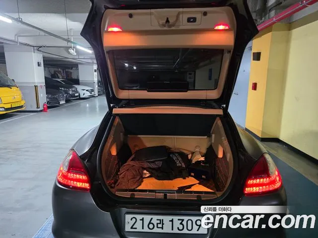 Porsche Panamera 2011 thumb 5