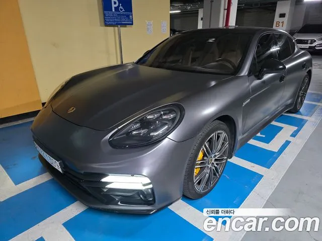 Porsche Panamera 2011 thumb 6