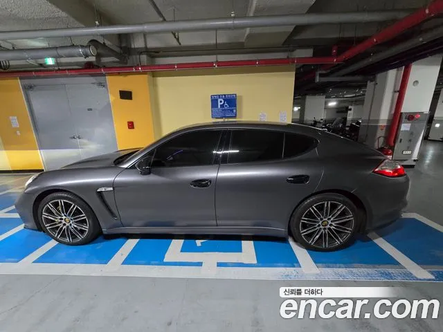 Porsche Panamera 2011 thumb 8