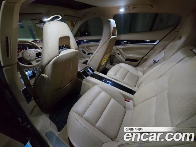 Porsche Panamera 2011 thumb 9