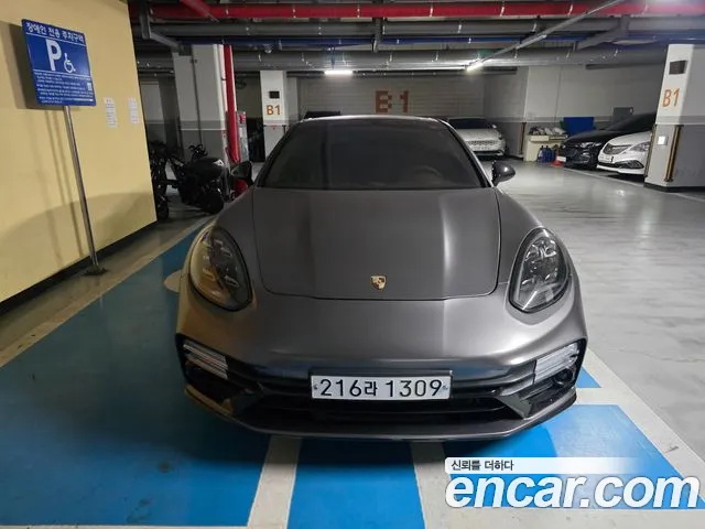 Porsche Panamera 2011 thumb 11