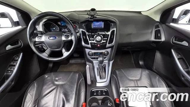 Ford Focus 2015 thumb 7