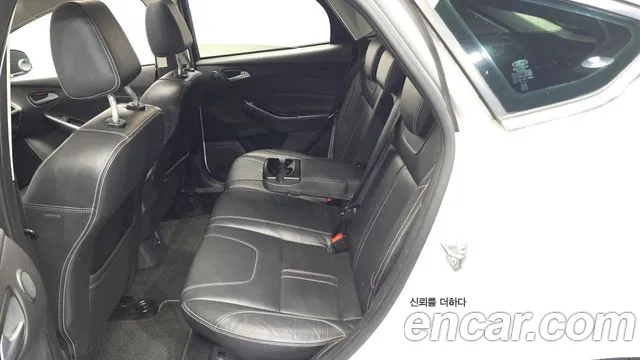 Ford Focus 2015 thumb 11