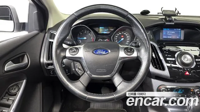 Ford Focus 2015 thumb 12