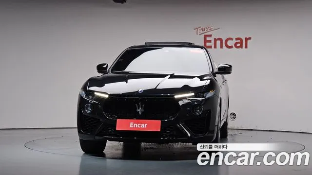 Maserati Levante 2019 thumb 2