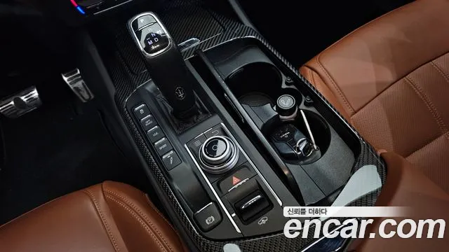 Maserati Levante 2019 thumb 8