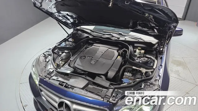 Mercedes-Benz E-Класс 2015 thumb 6