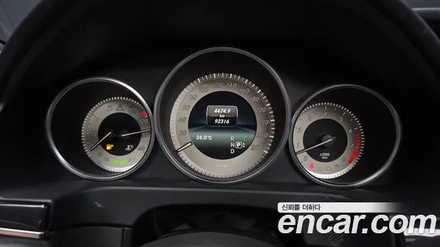 Mercedes-Benz E-Класс 2015 thumb 8