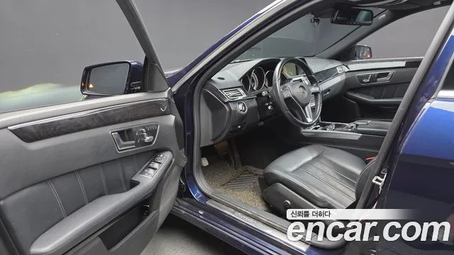 Mercedes-Benz E-Класс 2015 thumb 10