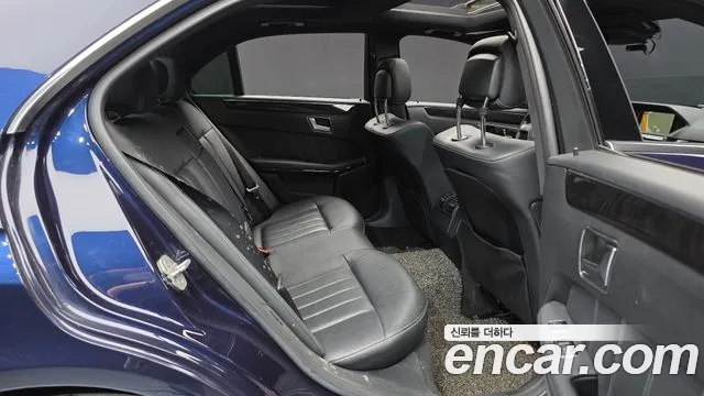 Mercedes-Benz E-Класс 2015 thumb 12