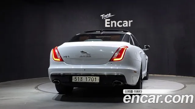 Jaguar XJ 2018 thumb 4