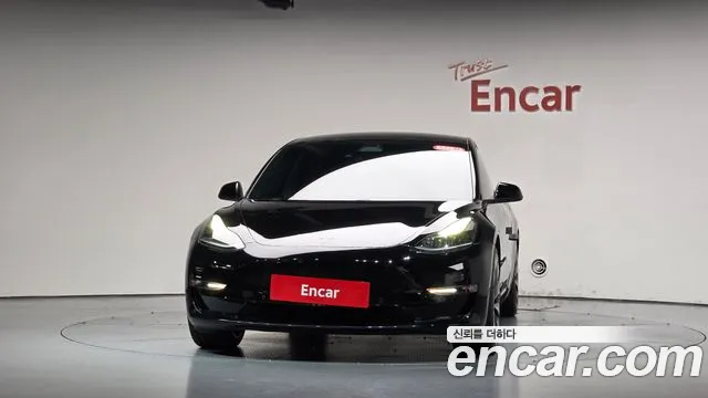 Tesla Model 3 2021 thumb 2