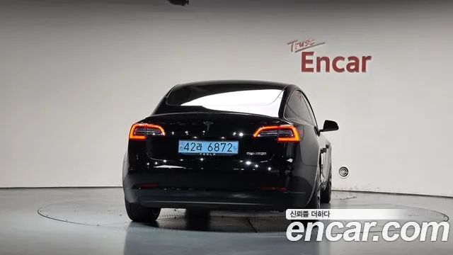Tesla Model 3 2021 thumb 3
