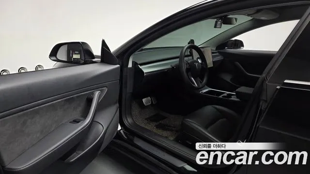 Tesla Model 3 2021 thumb 9