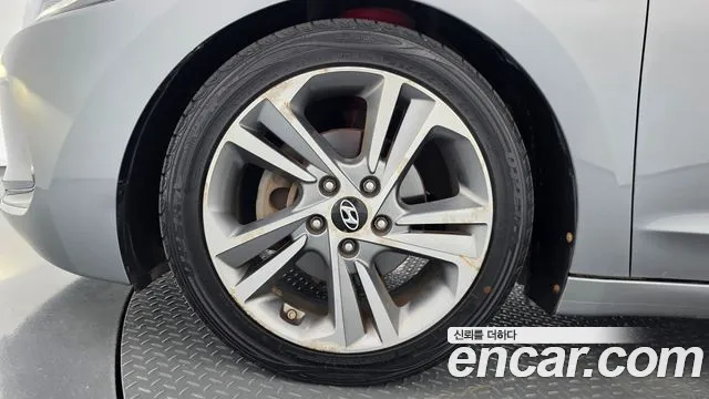 Hyundai Avante 2015 thumb 5