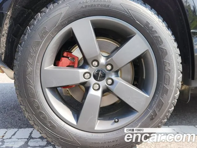 Land Rover Defender 2025 thumb 7