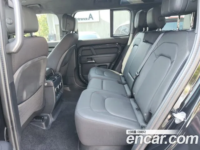 Land Rover Defender 2025 thumb 9