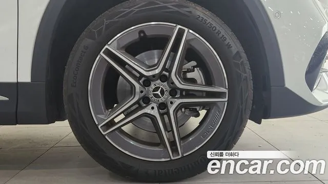 Mercedes-Benz GLA 2023 thumb 3