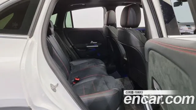 Mercedes-Benz GLA 2023 thumb 10