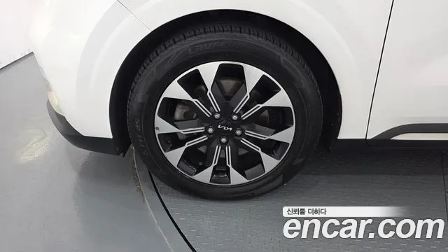 Kia Carnival 2021 thumb 5