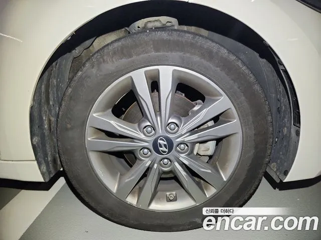 Hyundai Avante 2016 thumb 6