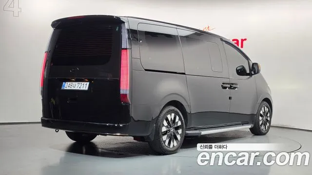 Hyundai Staria 2024 thumb 2