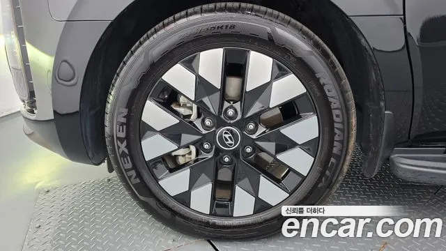 Hyundai Staria 2024 thumb 5