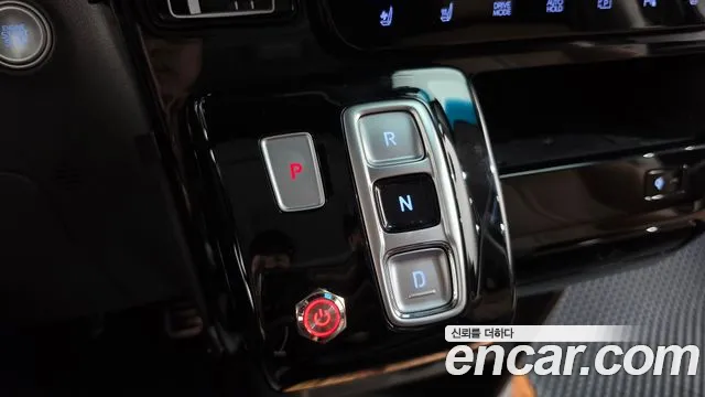 Hyundai Staria 2024 thumb 9