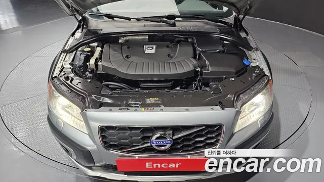 Volvo XC70 2013 thumb 2